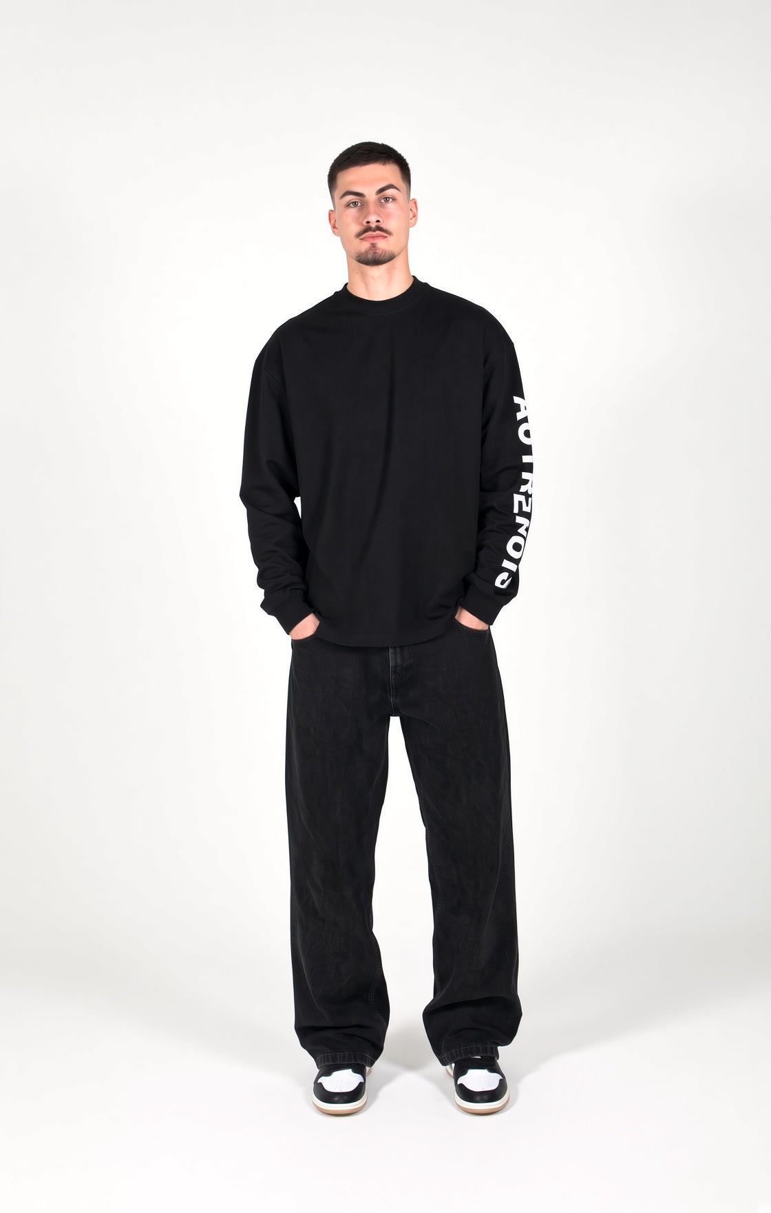 Relaxed Fit Longsleeve - Black